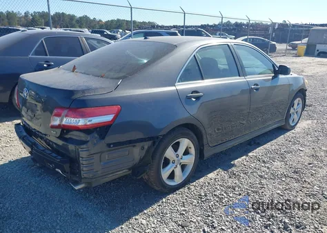 2011 Toyota Camry Se z USA, uszkodzony, nr VIN 4T1BF3EK6BU757429